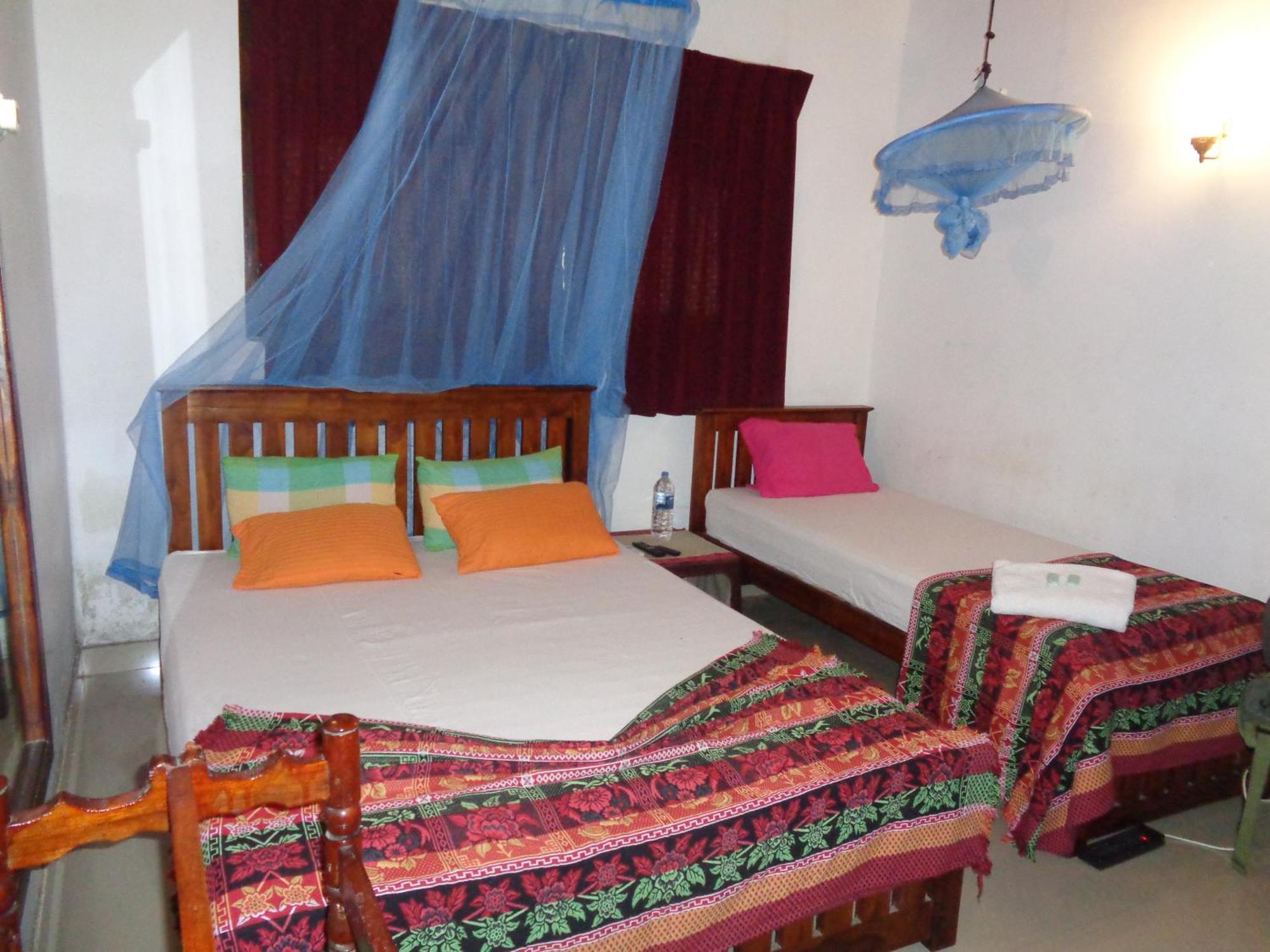 Saranga Holiday Inn Wellawaya Exteriör bild