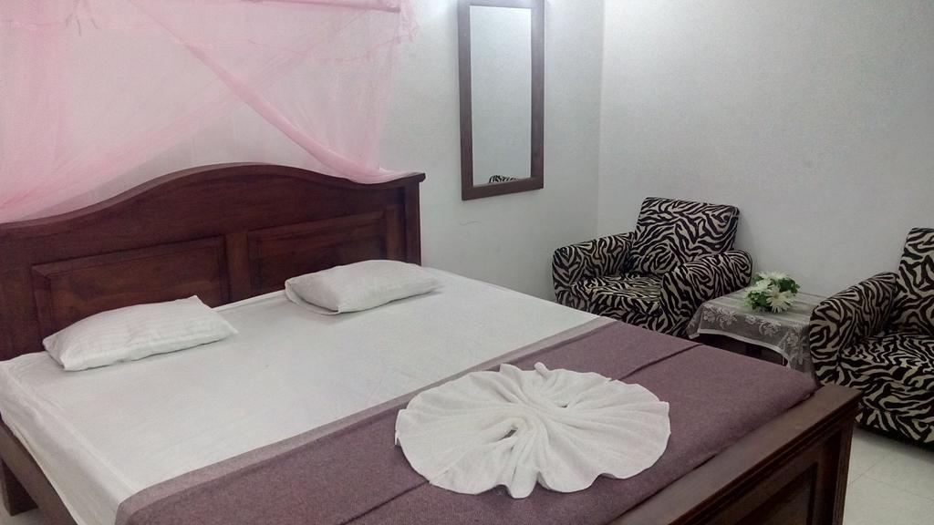 Saranga Holiday Inn Wellawaya Exteriör bild