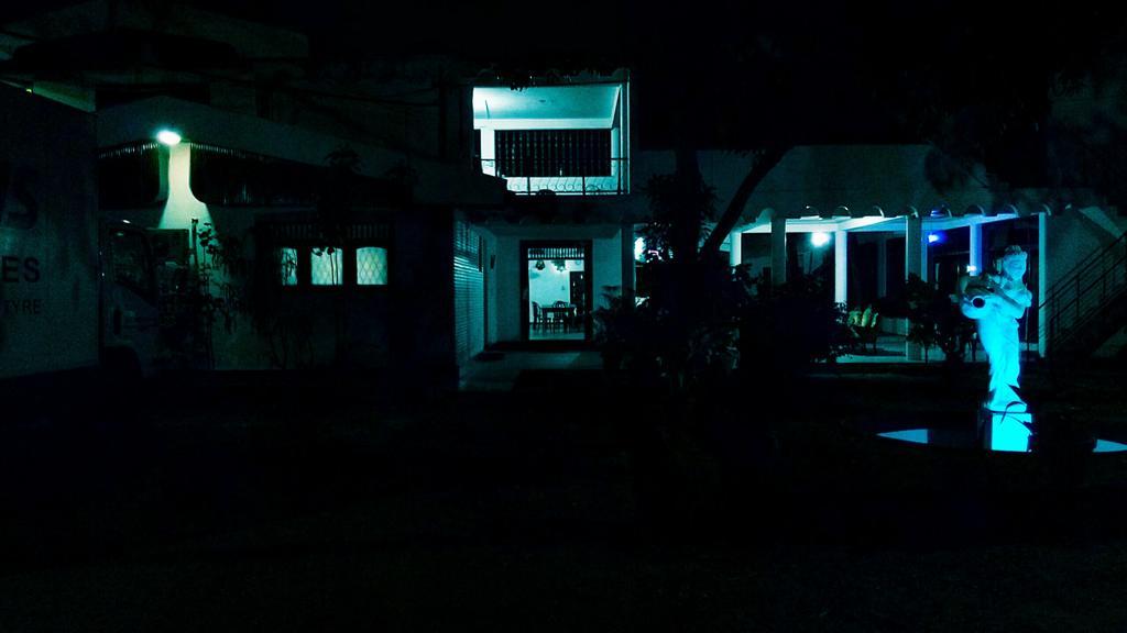 Saranga Holiday Inn Wellawaya Exteriör bild